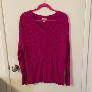 PLUS Lightweight Vneck cable knit sweater FUSHIA